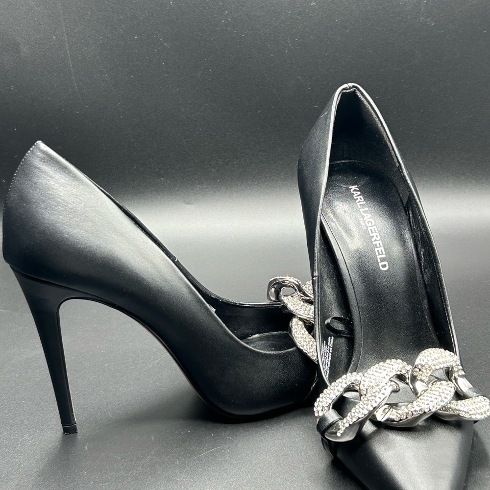 Karl Lagerfeld Black Pointy Toe Stilettos w/Link Chain Design Over Toe - Picture 5 of 12